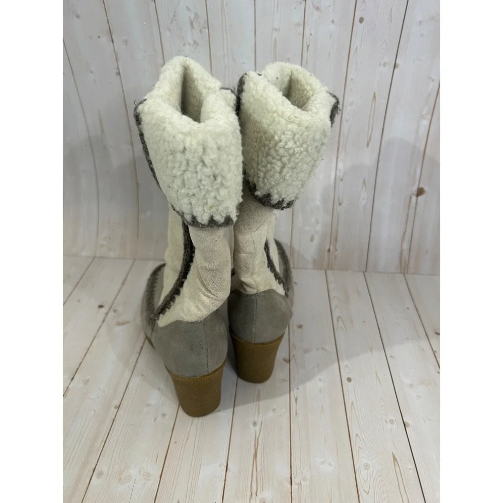 American Eagle Wedge Heel Winter Boots Size 8 Faux Suede Faux Fur Gray Cream